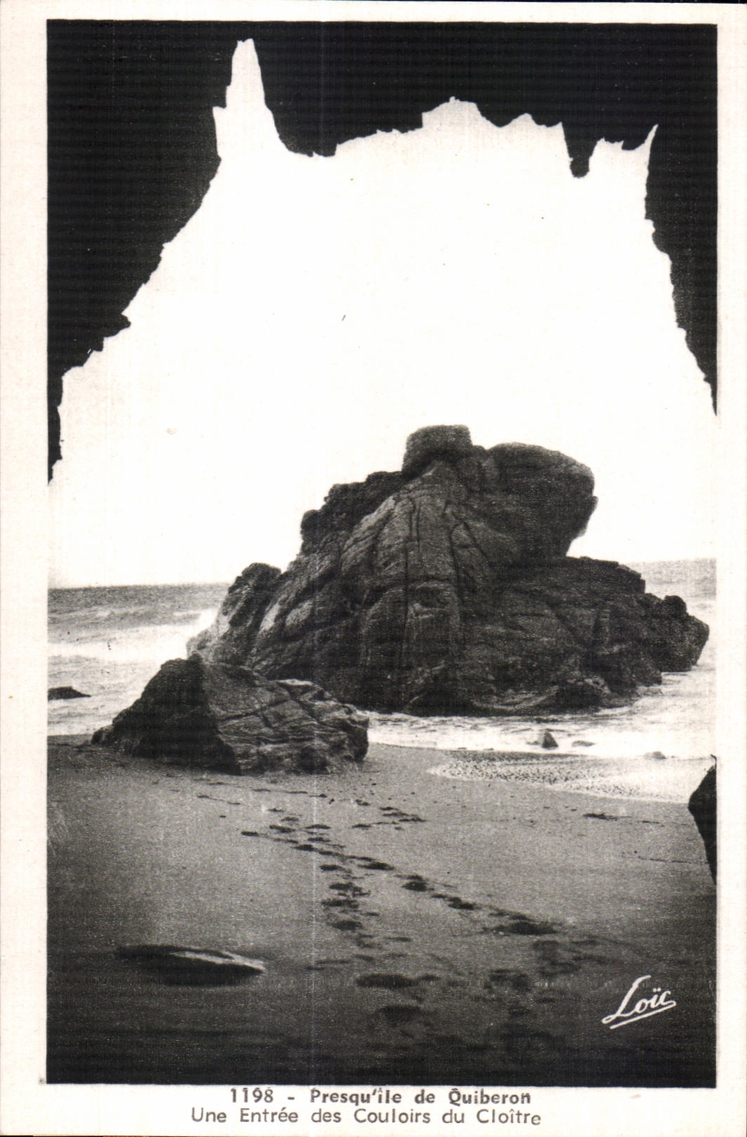 Presqu'île de Quiberon — Une Entrée des Couloirs du Cloître — Loïc, n° 1198