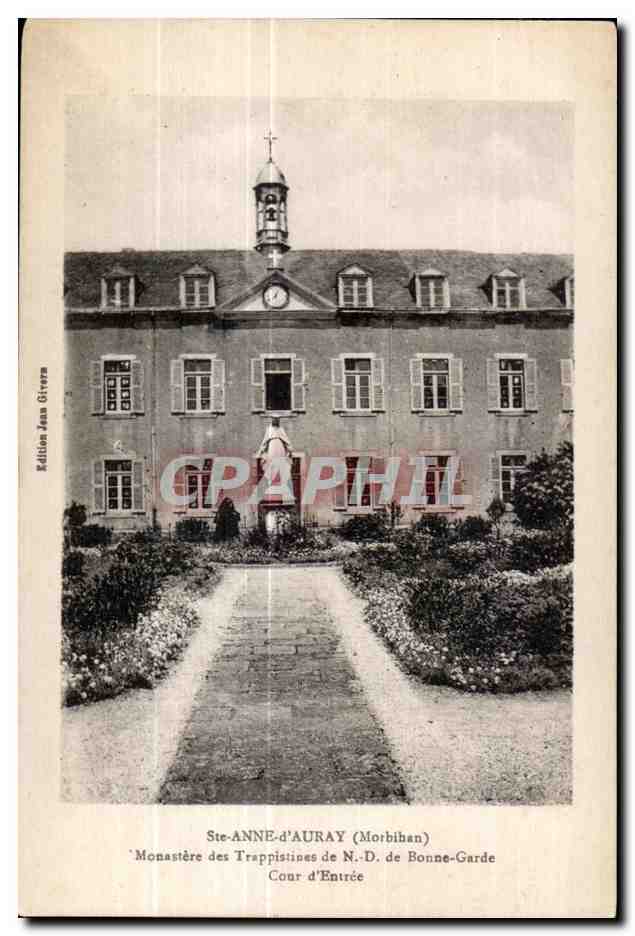 Ste-ANNE-d'AURAY (Morbihan) — Monastère des Trappistines de N.-D. de Bonne-Garde — Cour d'Entrée — Édition Jean Givern
