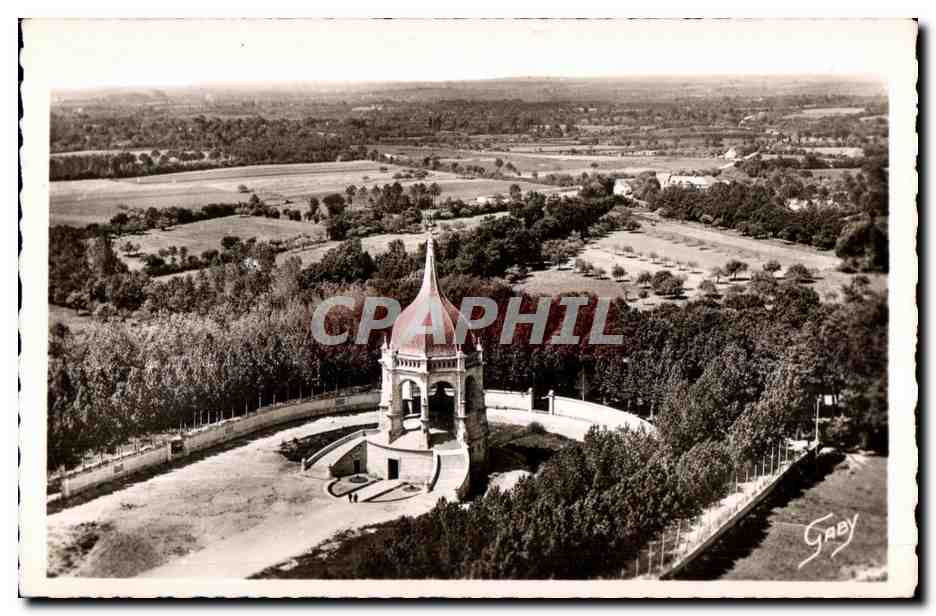 Le monument de la colline de Grâcy — vue aérienne — Grâcy