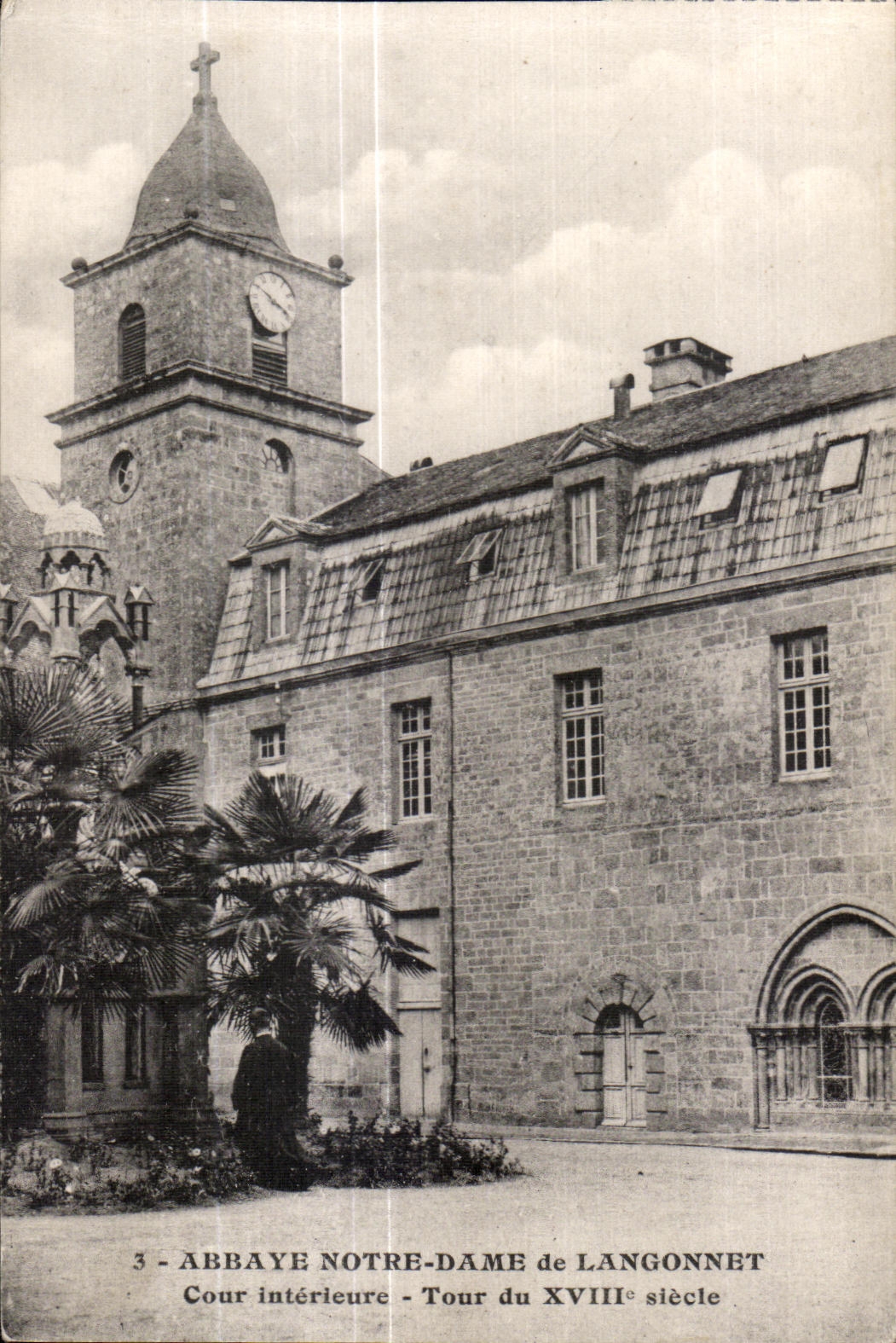 Abbaye Notre-Dame de Langonnet — Cour intérieure et tour du XVIIIe siècle — CPAPHIL