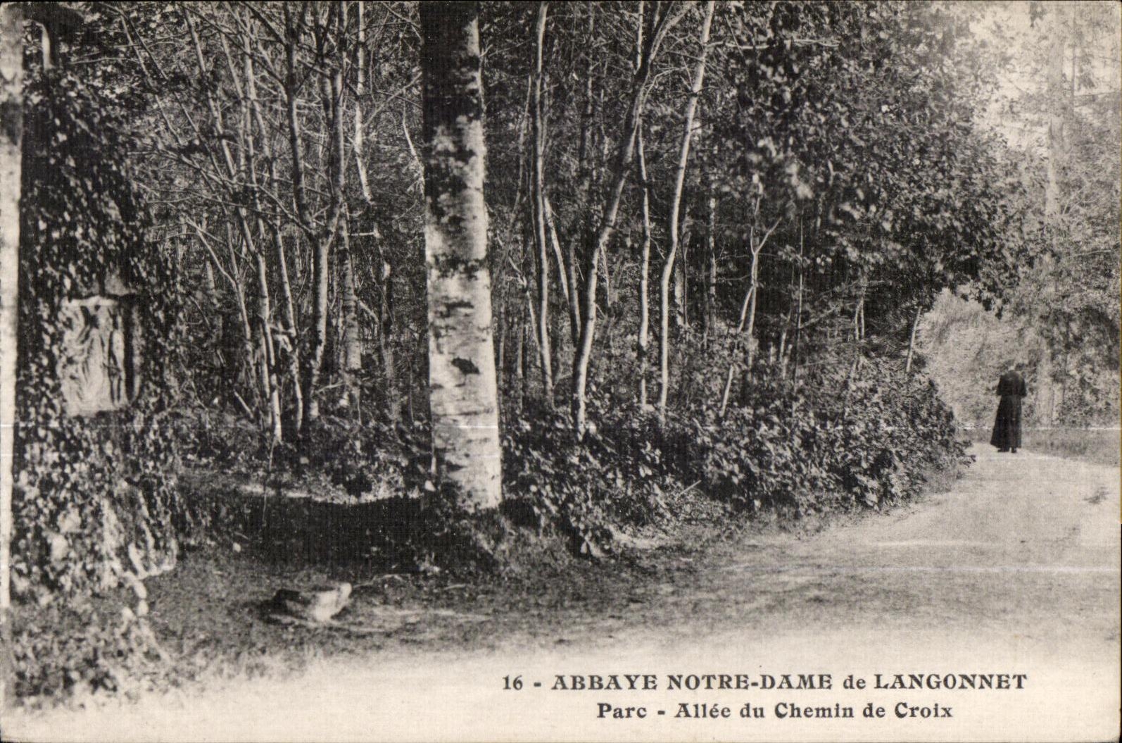 CPA Abbay Notre Dame de Langonnet Parc Allee du Chemin de Croix