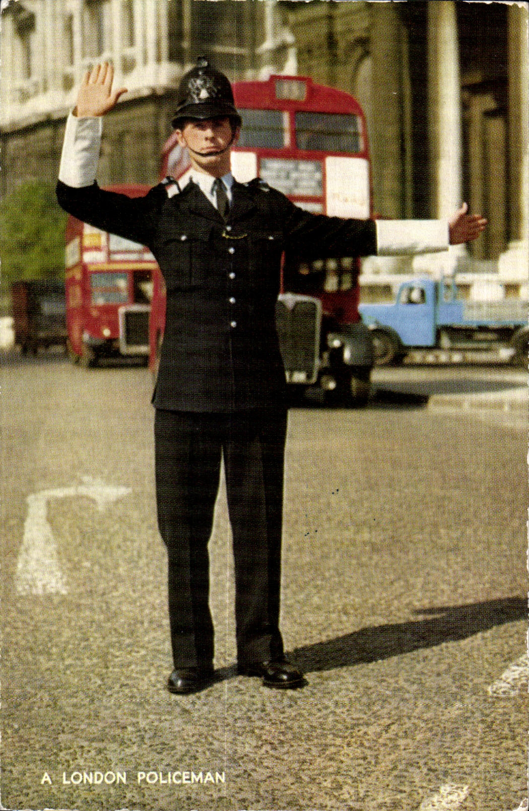 CPSM A London Policeman Police Policier 