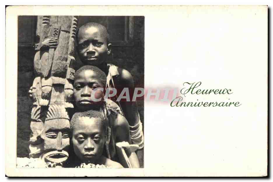 CPA Heureux anniversaire Douala Cameroun Statue Poteau africaine Enfants
