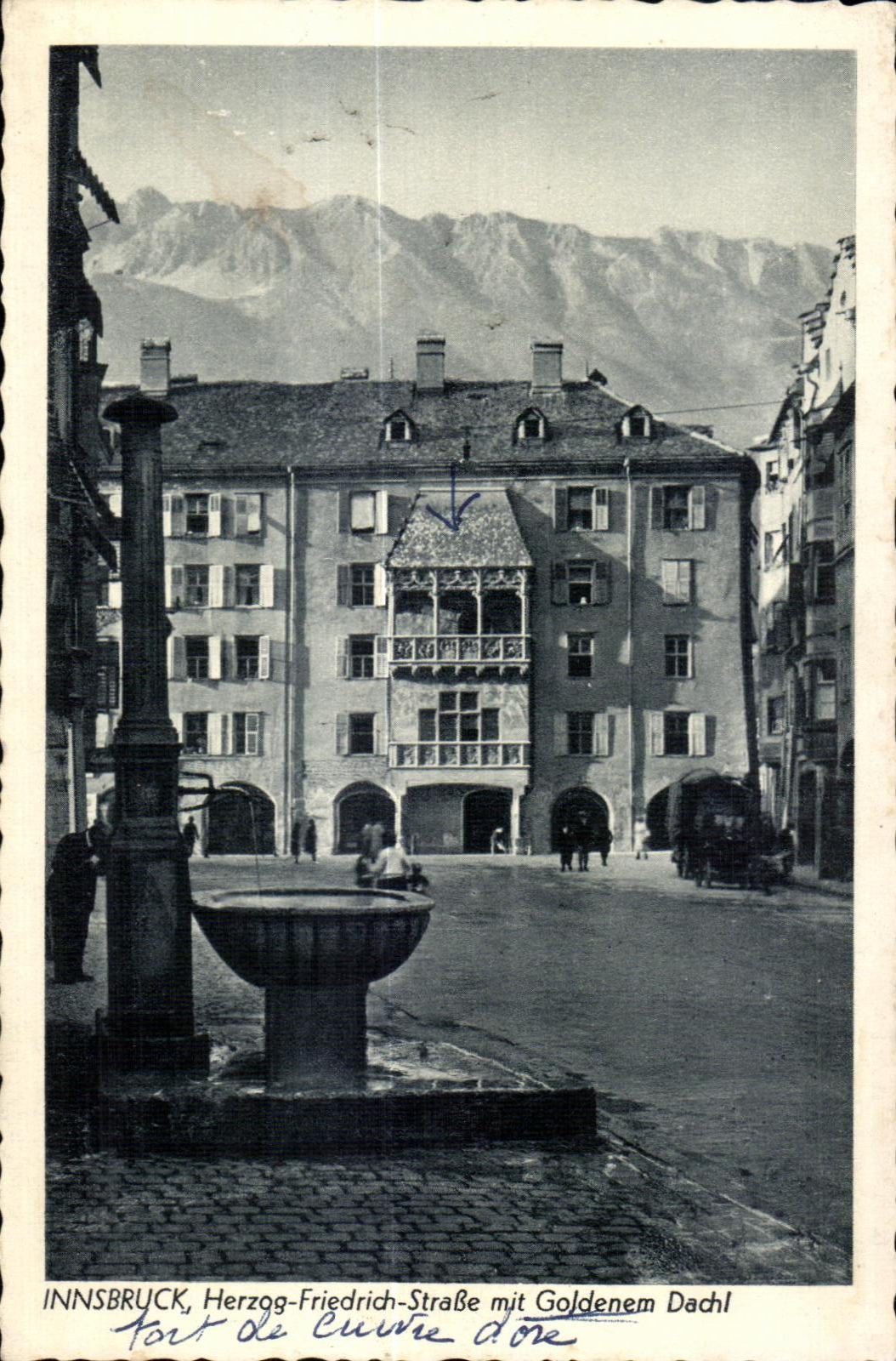 CPA Innsbruck Herzog Friedrich Strabe mit Goldenem Dachl