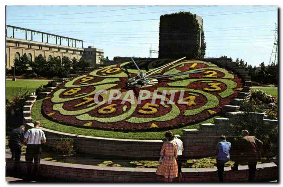 CPA The Hydro Floral Clock Located about five miles north on the Niagra Parkway from Niagara falls Canada