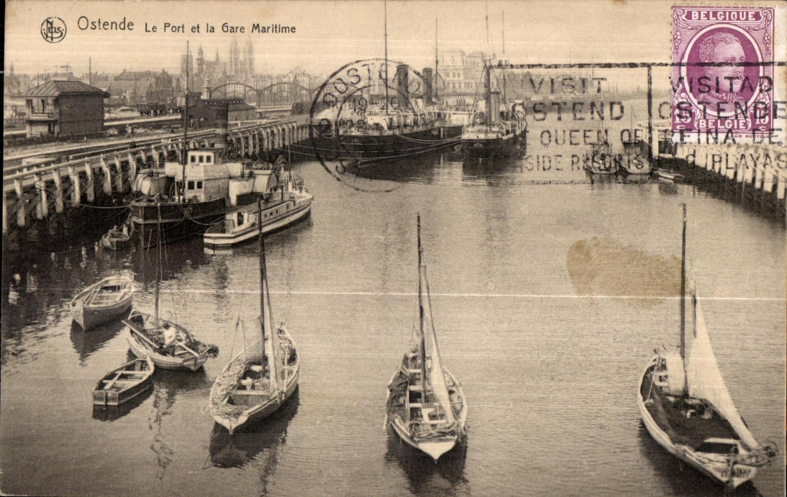 CPA Ostende Le Port et la Gare Maritime Bateaux