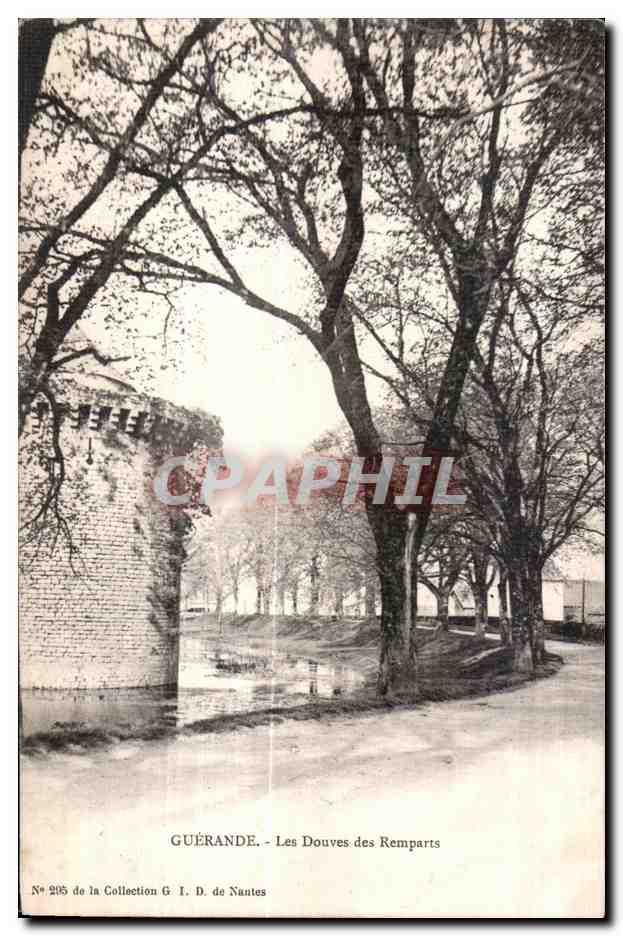 CPA Guerande Les Douves des Remparts