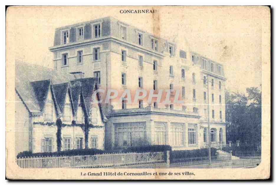 CPA Concarneau Le Grand Hotel de Cornouailles et une de ses villes