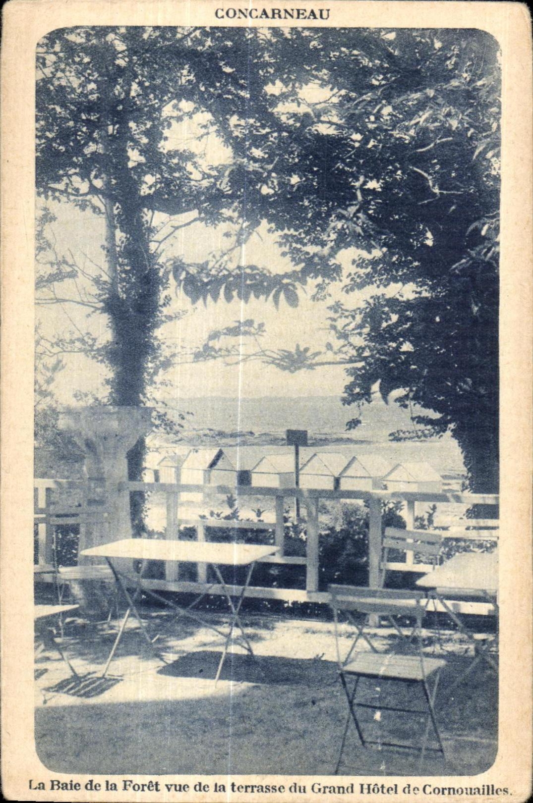 CPA Concarneau La Baie de la Foret vue de la terrasse du Grand Hotel de Cornouailles