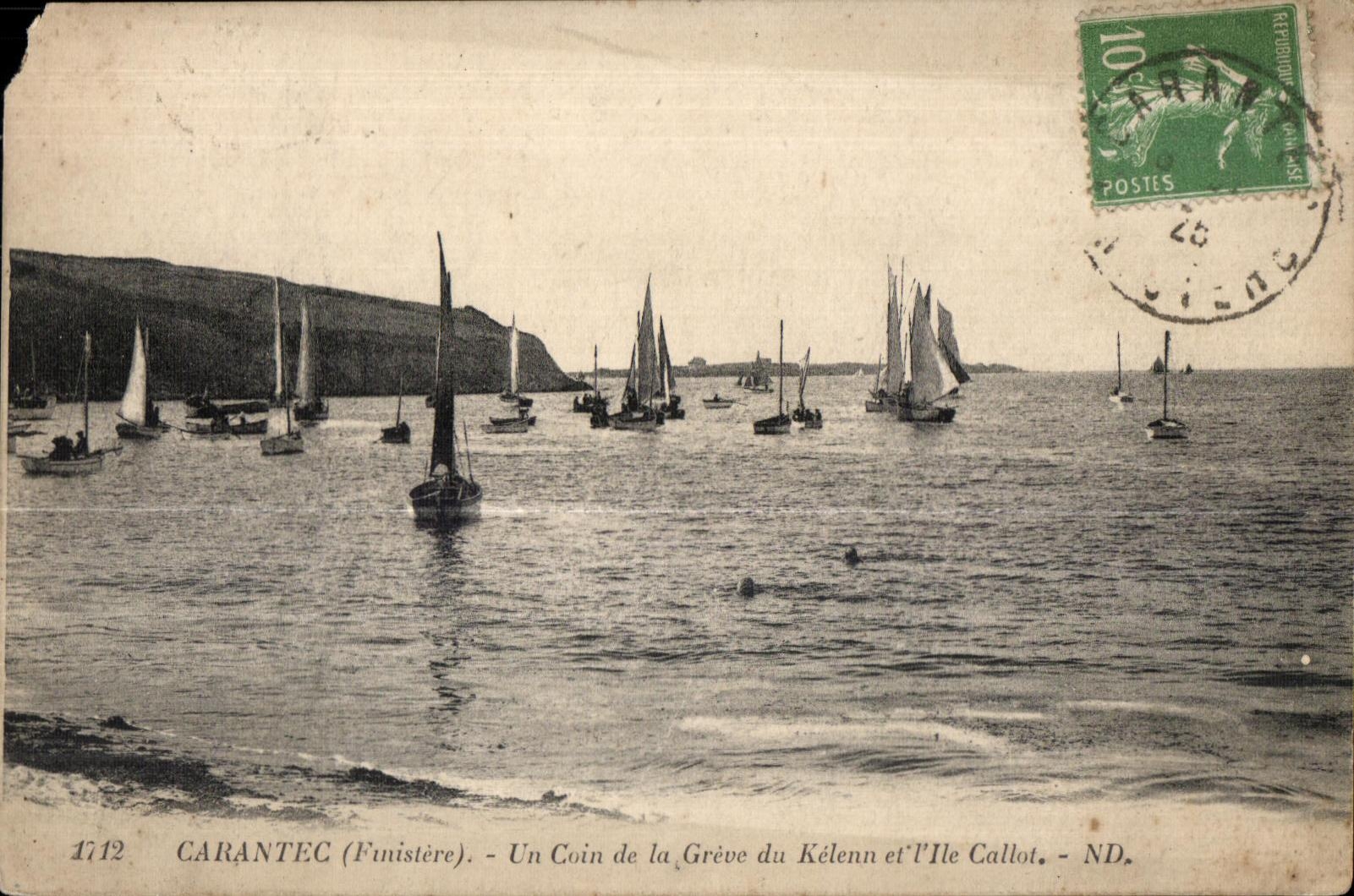 Carantec - Un coin de la Greve du Kelenu et l Ile Callot Bateaux - CPA 