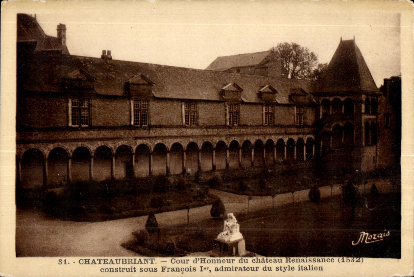 Chateaubriant - Cour d Honneur du Chateau - CPA 