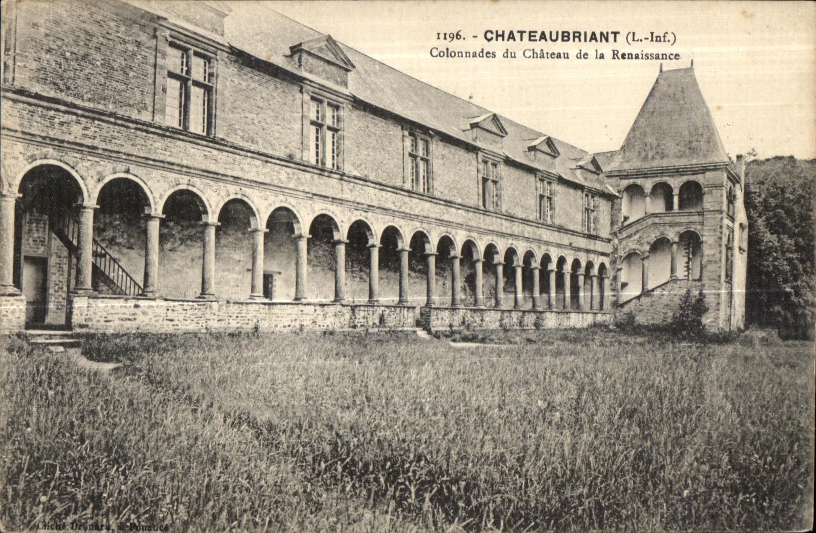Chateaubriant - Colonnades du Chateau de la Renaissance - CPA 