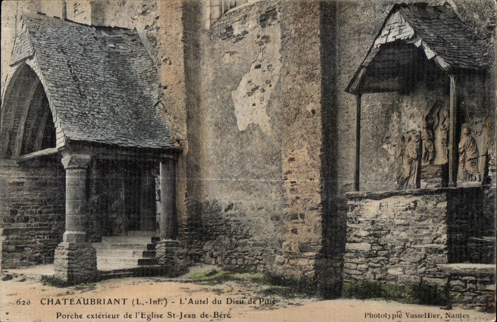 Chateaubriant - L Autel du Dieu Porche exterieur de l eglise St Jean de Bere - CPA 