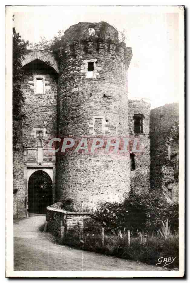 Chateaubriant - Entree du Chateau Fort - CPA 