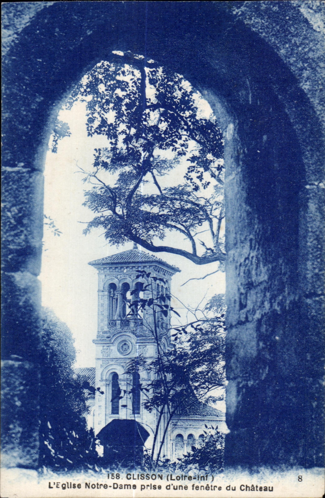 Clisson - L Eglise Notre Dame prise d une fenetre du chateau - CPA 