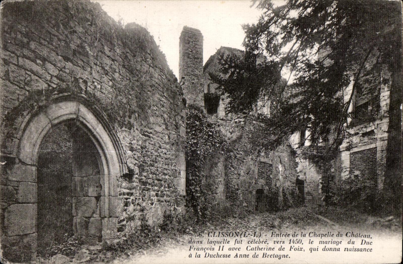 Clisson - Entree de la Chapelle du Chateau - CPA 