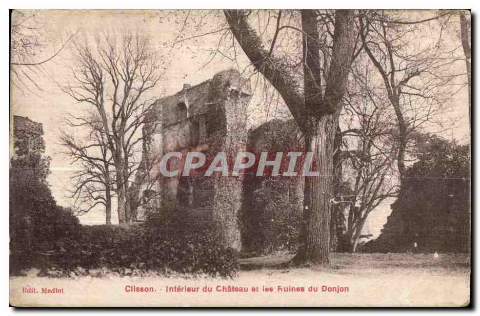 CPA Clisson Interieur du Chateau et les Ruines du Donjon