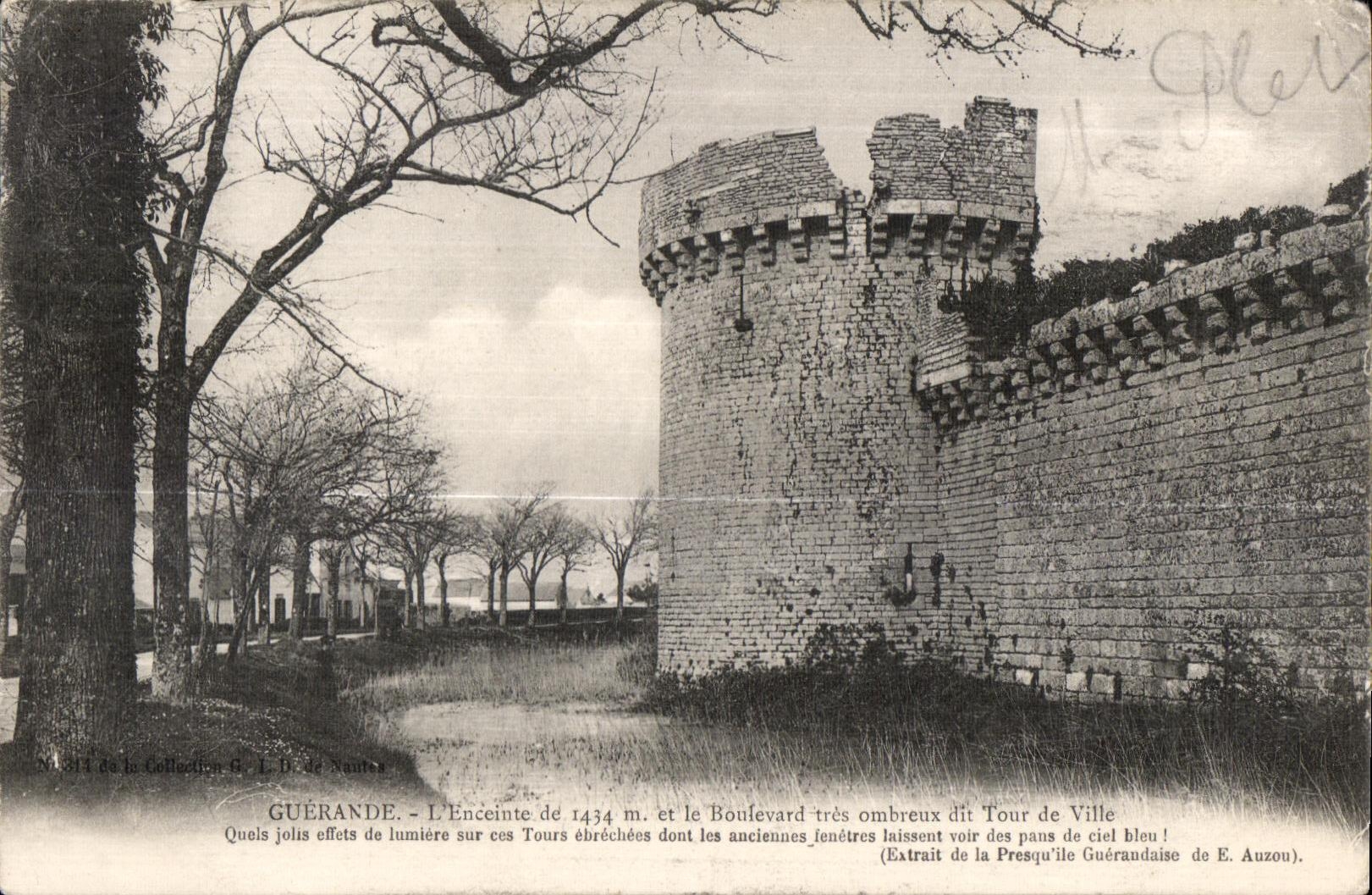 CPA Guerande L Enceinte et le Boulevard tres ombreux dit Tour de Ville ques jous effets de lumiere 