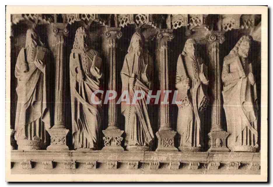 Estatuas de los Apóstoles — Interior del Portal de la Iglesia — Guimiliau (Finistère) — Les Éditions d'Art YVON