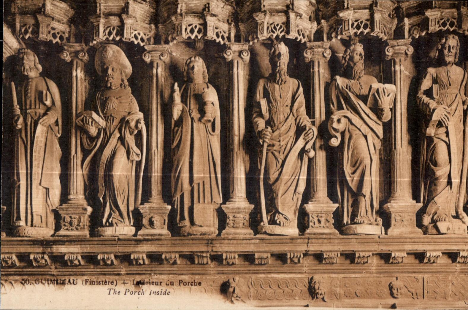 Guimiliau (Finistère) — Interno del portico — editore non identificato, n° 50
