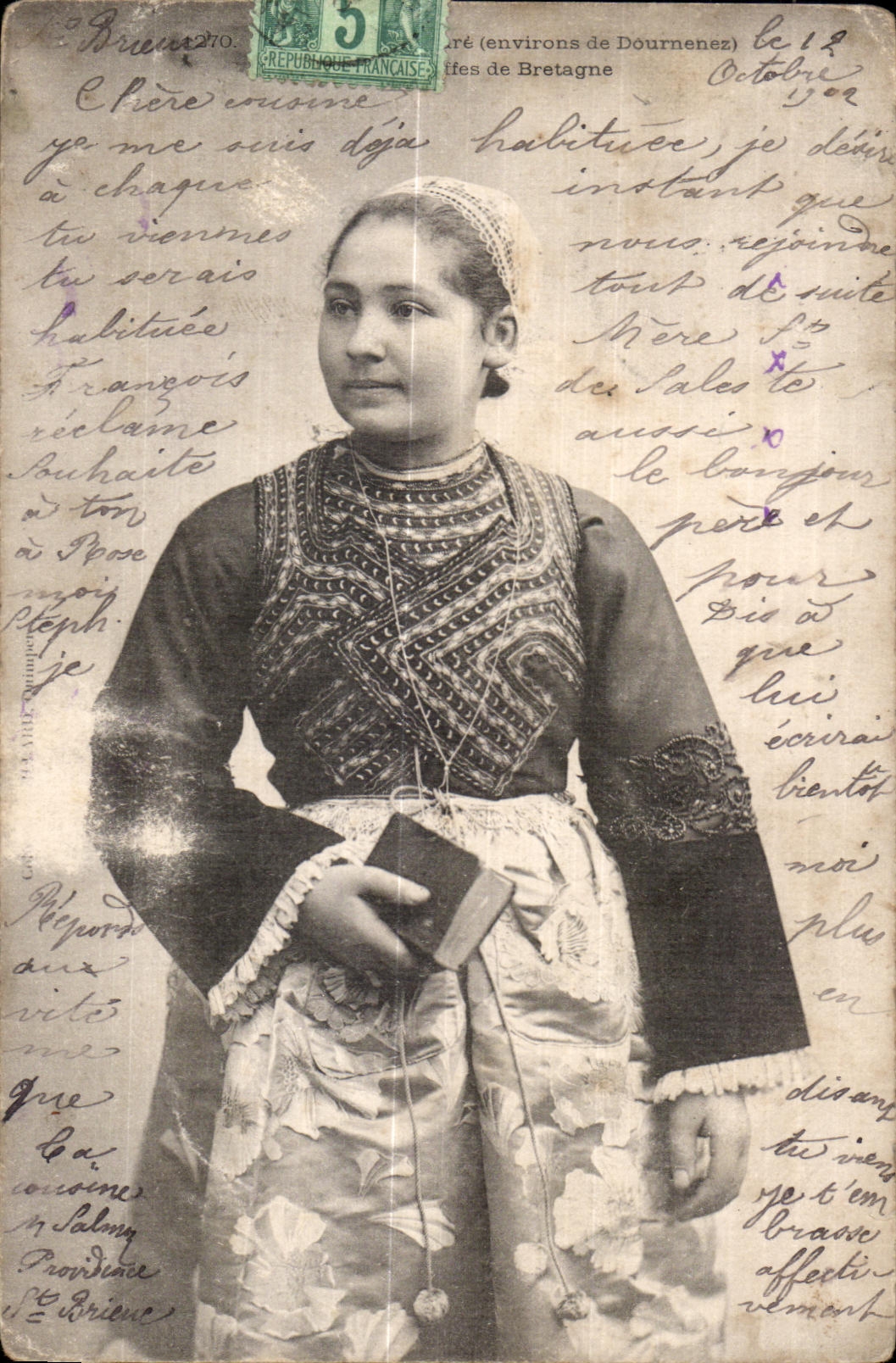 CPA (environs de Dournenez) de Bretagne Femme Folklore Costume