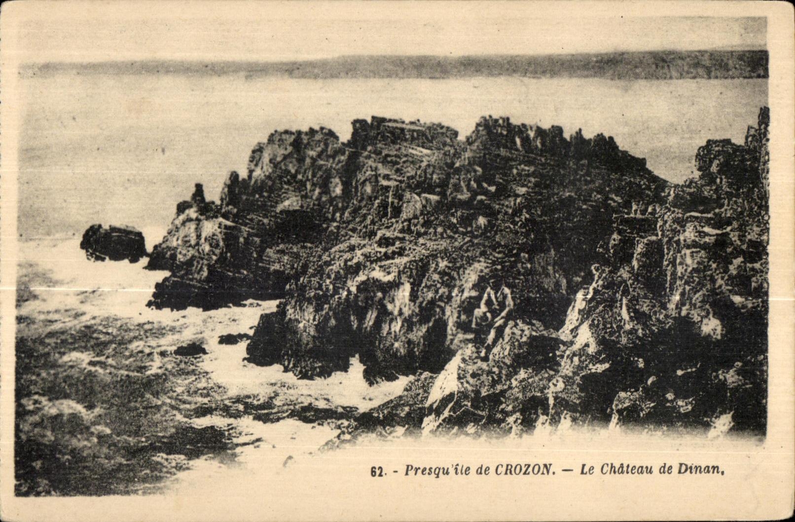 CPA Presqu ile de Crozon la chateau de dinan