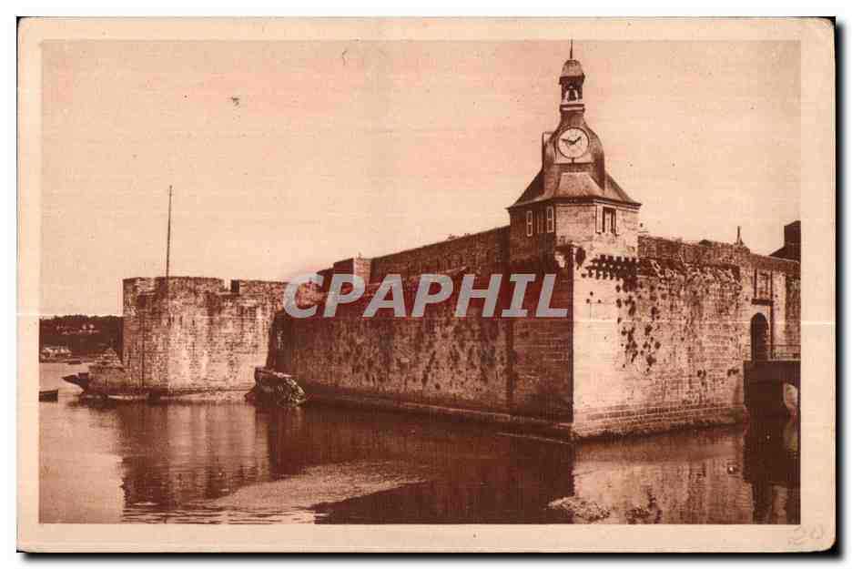 CPA Concarneau La Ville Close Les Remparts