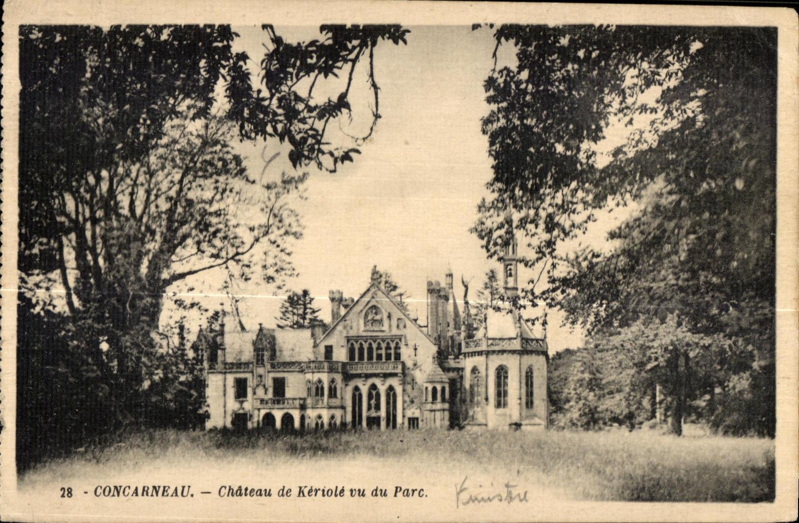 CPA Concarneau Chateau de Keriole vu du Parc