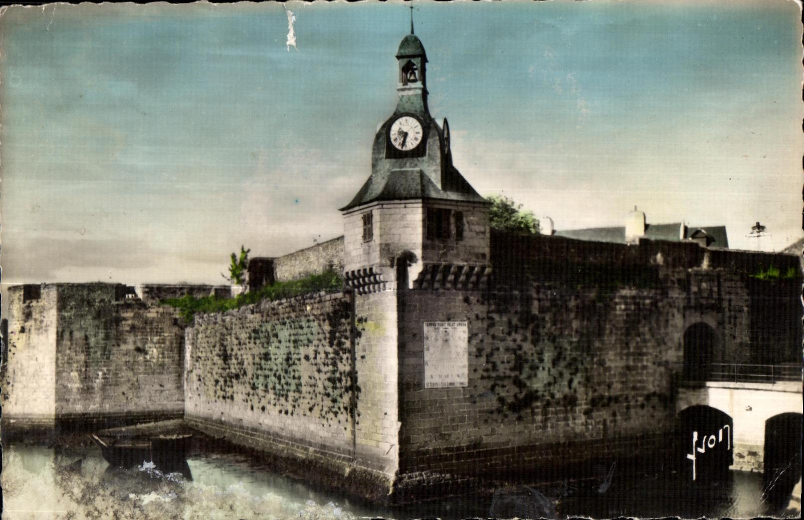 CPA Concarneau (Finistere) La Ville close Le beffroi