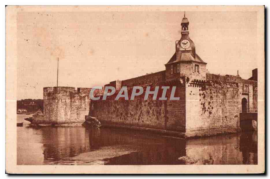 CPA Concarneau La Ville Close Les Remparts