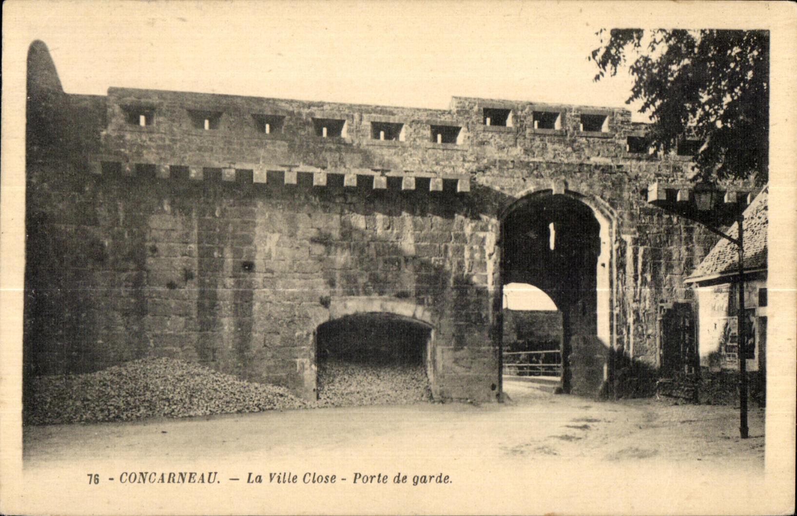 CPA Concarneau La Ville Close Porte de garde