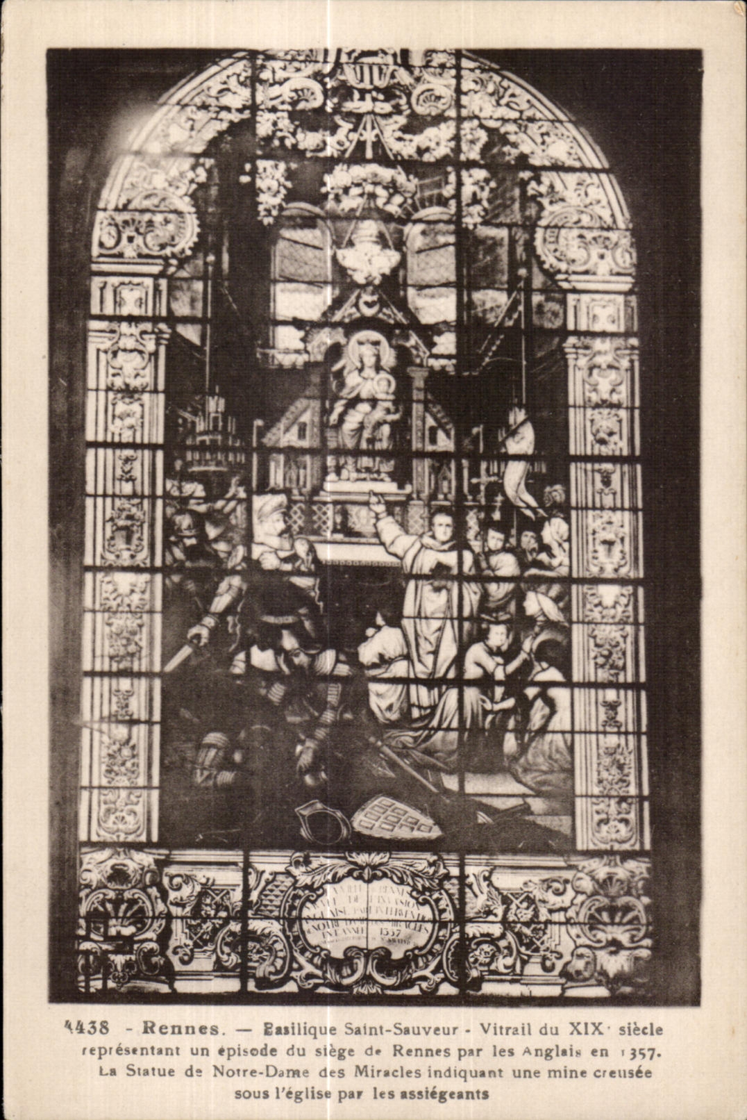 Rennes — Basilique Saint-Sauveur — Vitrail du XIXe siècle représentant un épisode du siège de Rennes par les Anglais en 1357. La Statue de Notre-Dame des Miracles indiquant une mine creusée sous l'église par les assiégeants