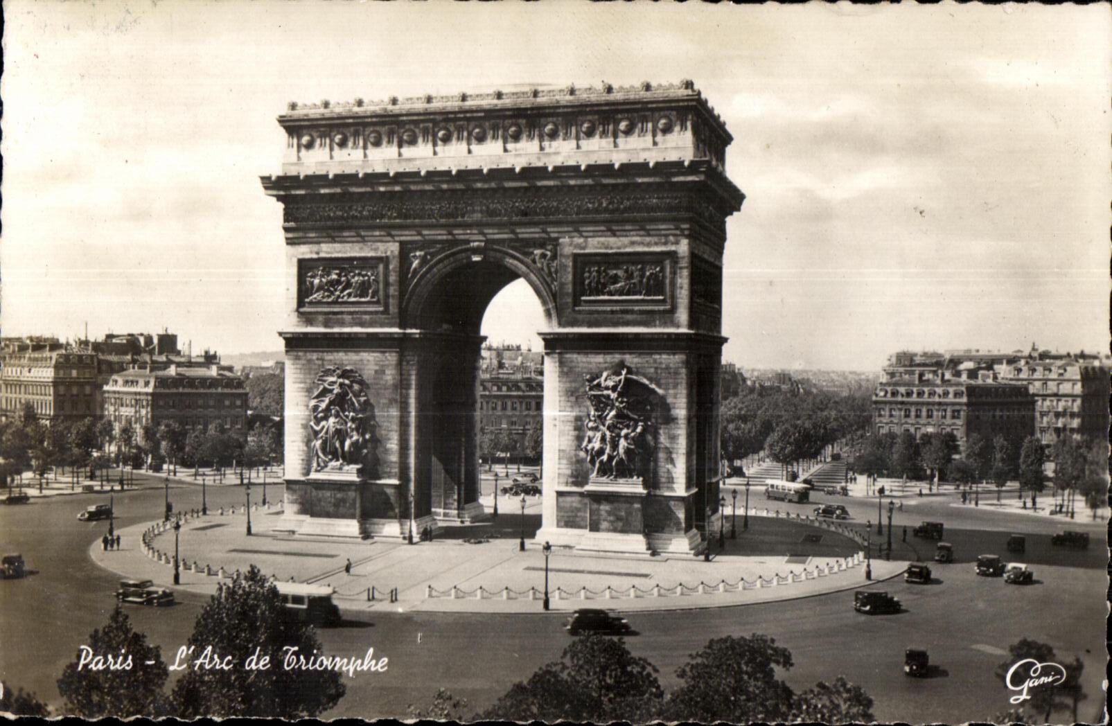 CPSM Paris The Triumphal Arch