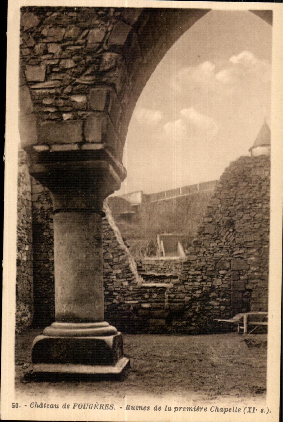 Castillo de Fougères — Ruinas de la primera capilla (siglo XI) — G. Artaud, Nantes