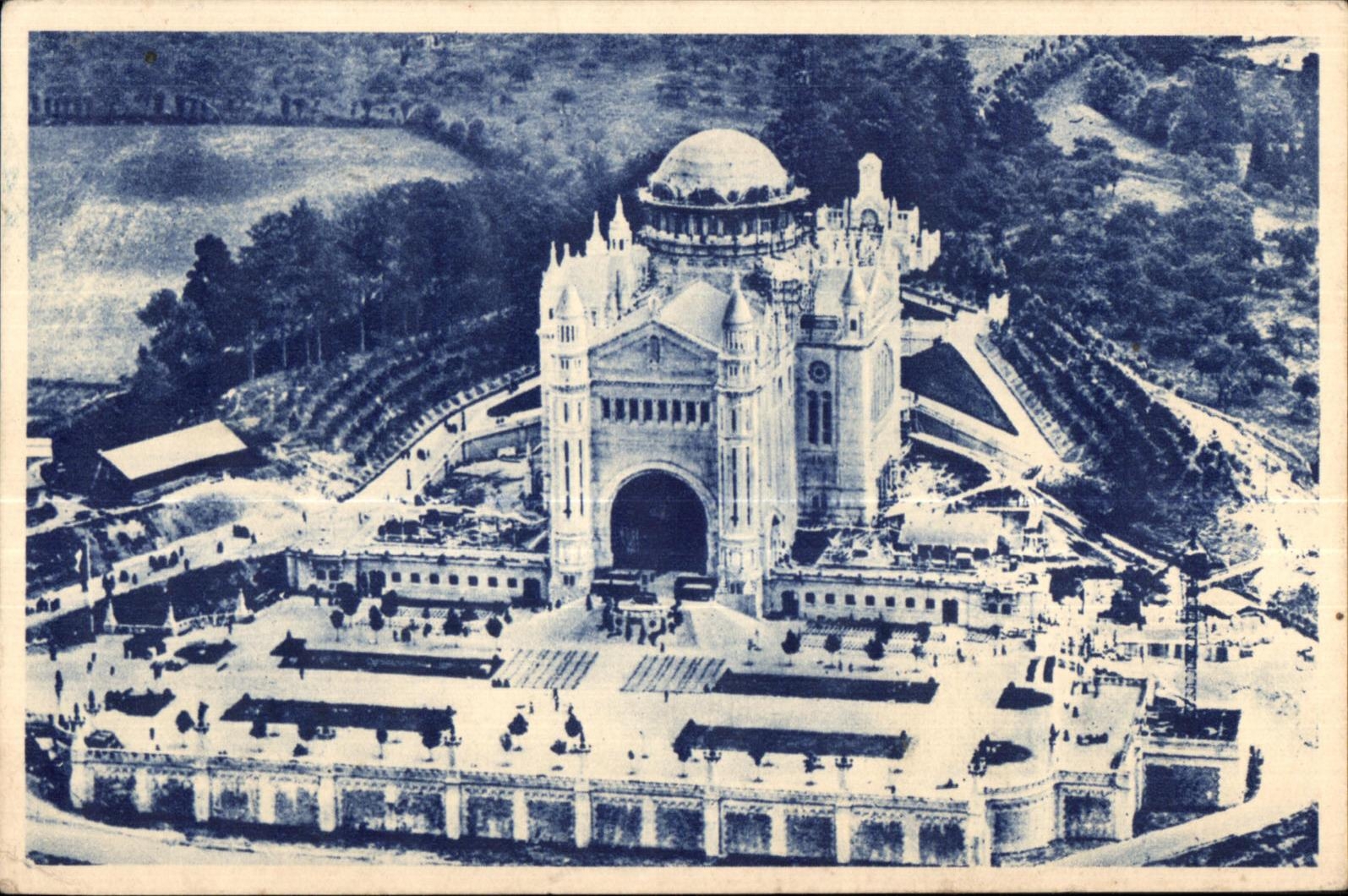 La Basilique de Lisieux — Vue générale prise en avion — éditeur BSL