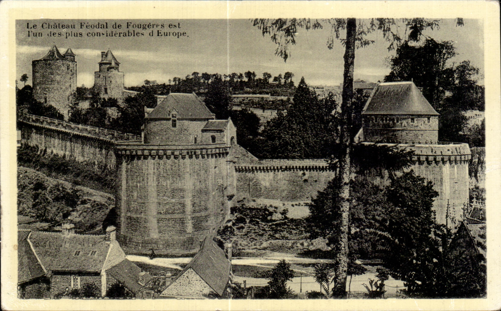 Château Féodal de Fougères — Tours Mélinine, du Gobelin, Surienne et Raoul — LL.82 — Éditeur Paris Phototypie