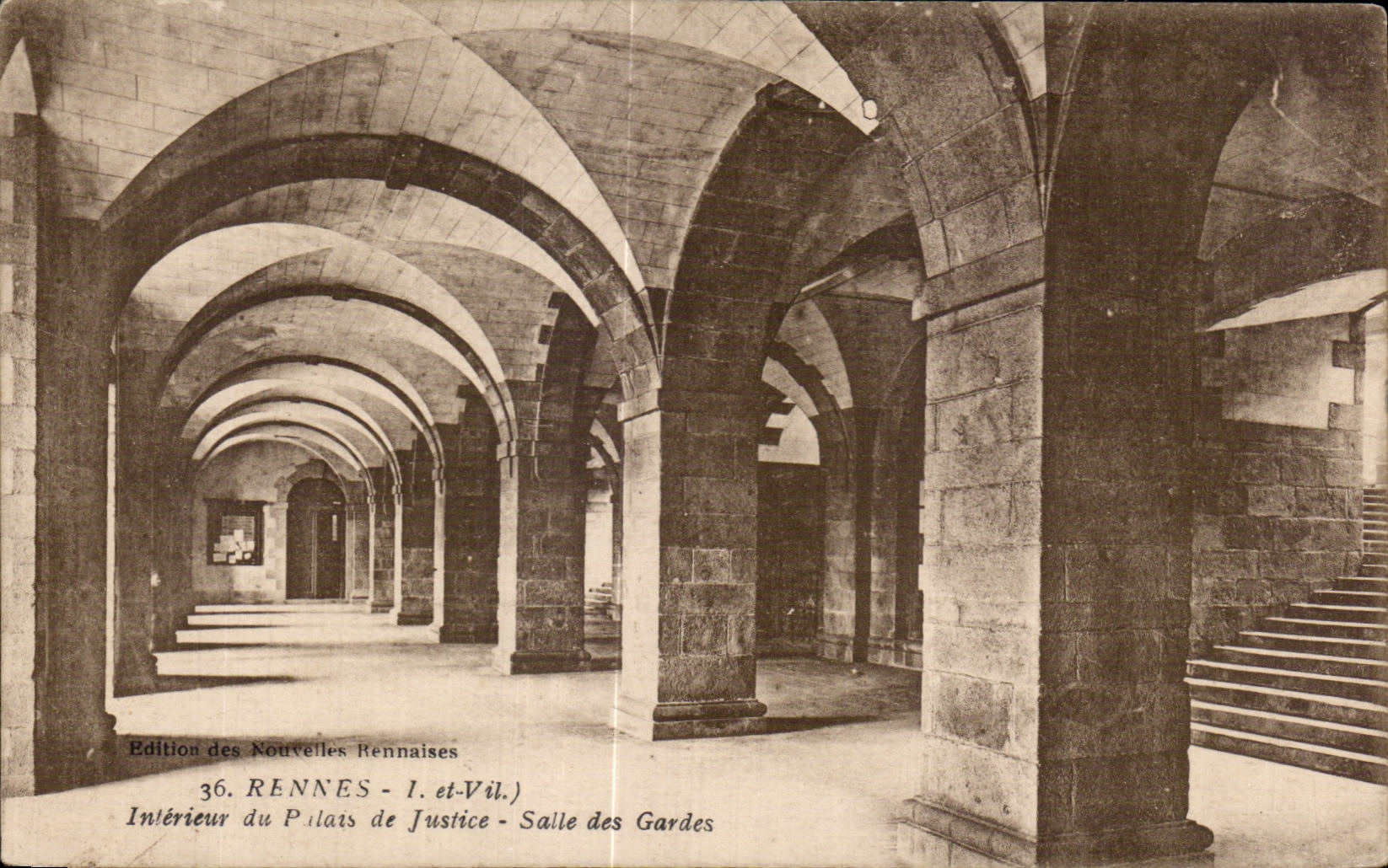 Intérieur du Palais de Justice - Salle des Gardes — Rennes — Édition des Nouvelles Rennaises, n°36
