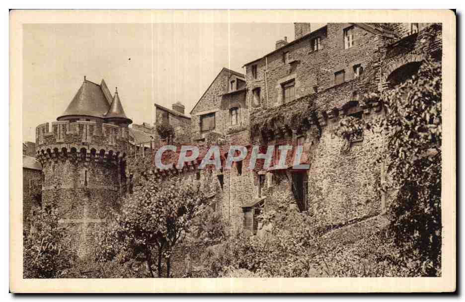Fougères — Les Vieux Remparts (Côté Sud) et la Tour Nichot (XIIIe) — Les Éditions d'Art Yvonne, Paris