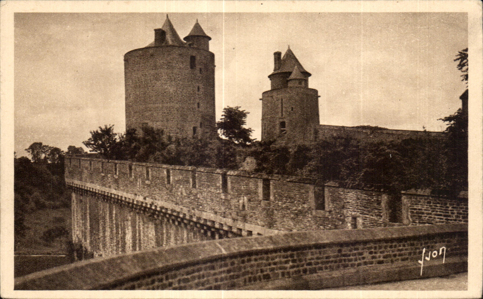 Fougères — Château du Mont Saint-Michel — Éditions d'Art Vitré