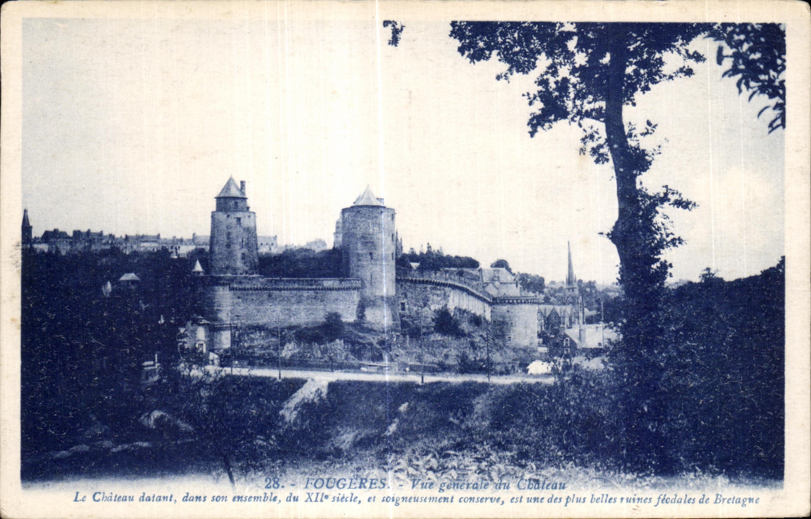 Fougeres — Vue générale du Château — éditeur Cartaud, Nantes, n°28