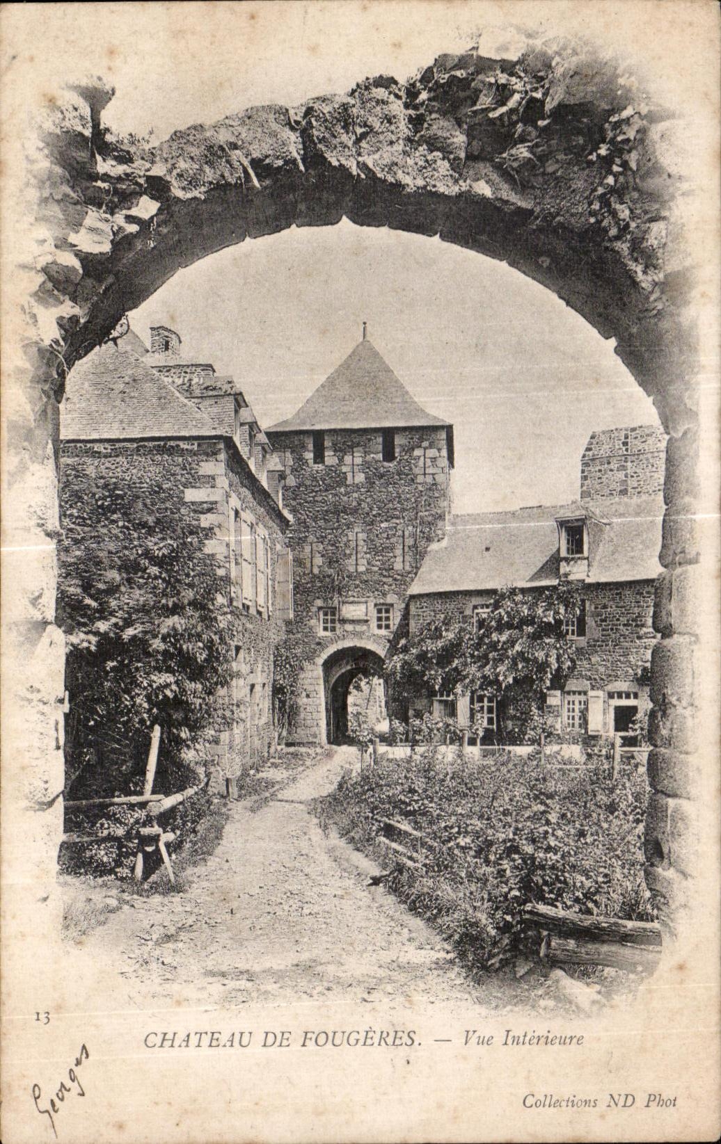 Château de Fougères — Vue Intérieure — Collections ND Phot