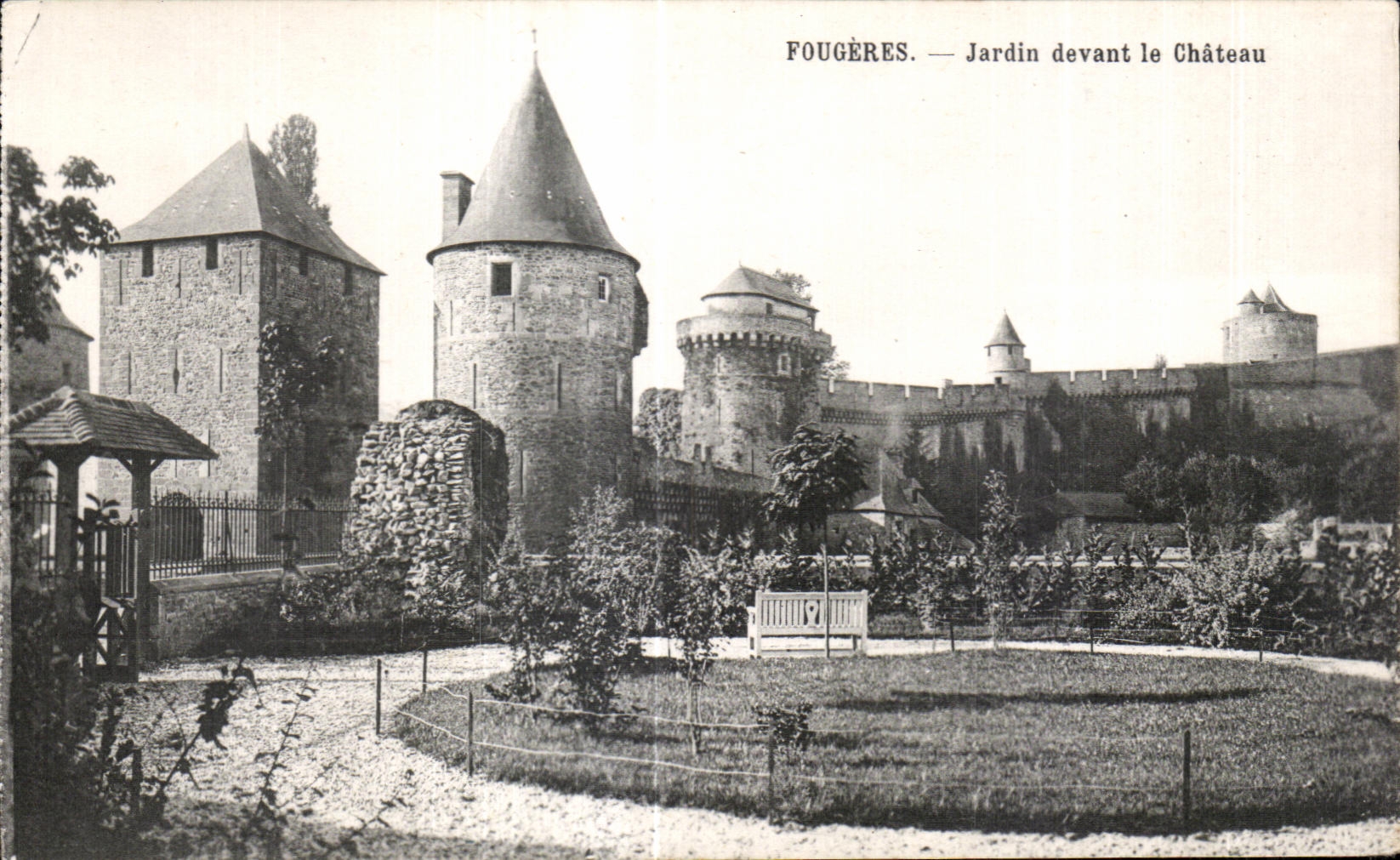 Fougères — Giardino davanti al Castello — Triptyque del Medioevo