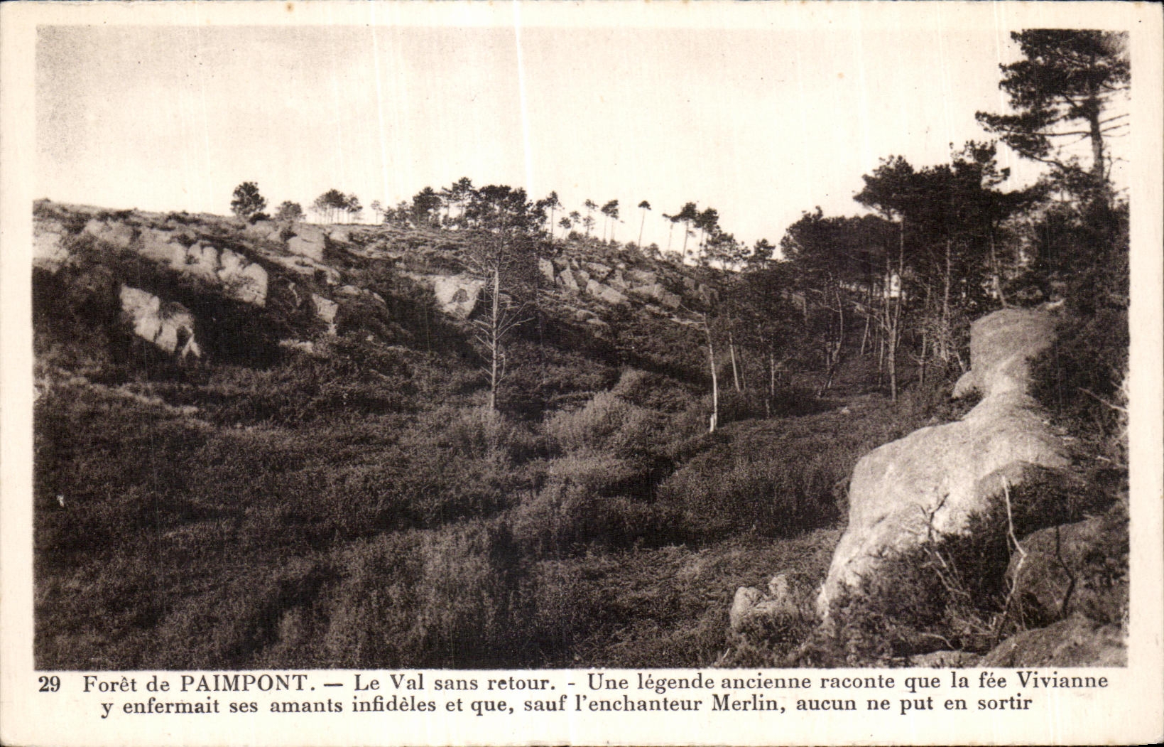 Forêt de Paimpont — Le Val sans retour — légende de la fée Vivianne