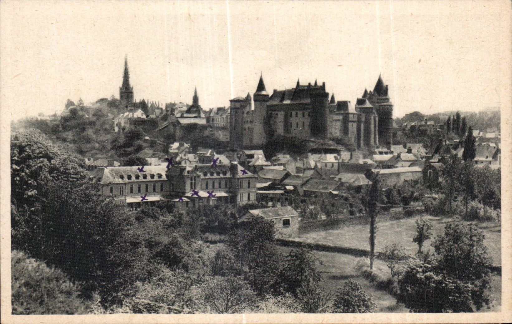 Vitré (Ille-et-Vilaine) — Allgemeiner Blick — Verleger: Belfrance, Caen — Nr. 435