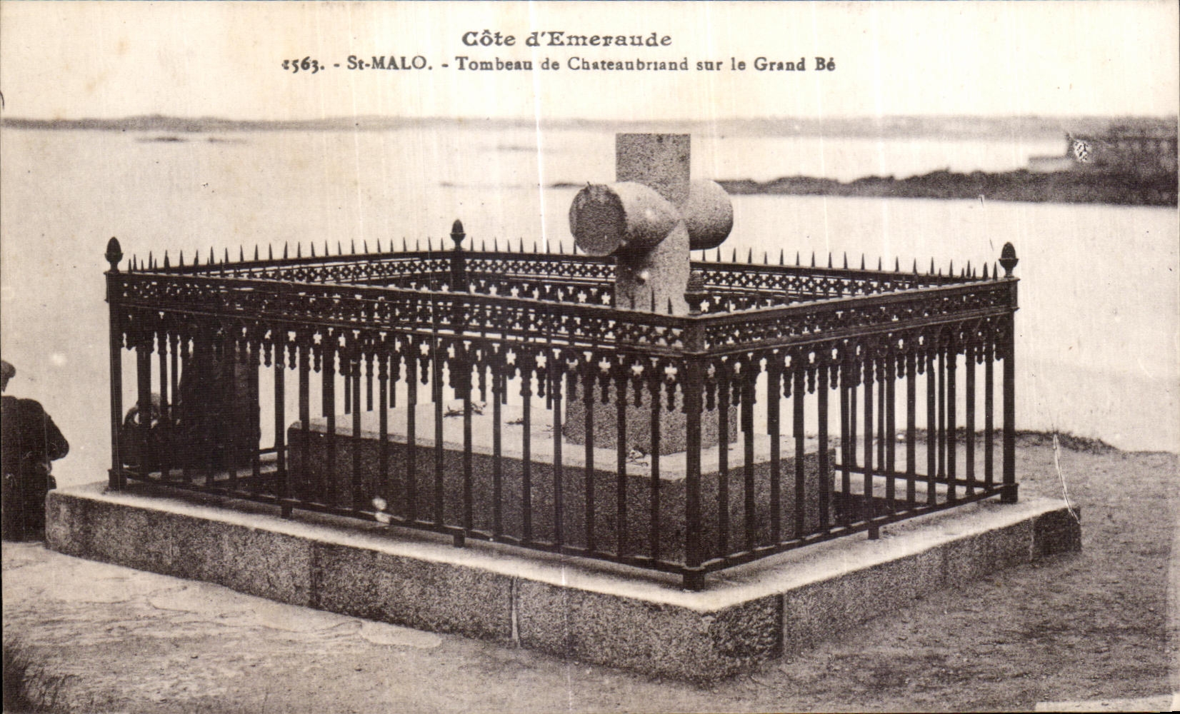 Côte d'Emeraude - Tombeau de Chateaubriand sur le Grand Bé - St-Malo