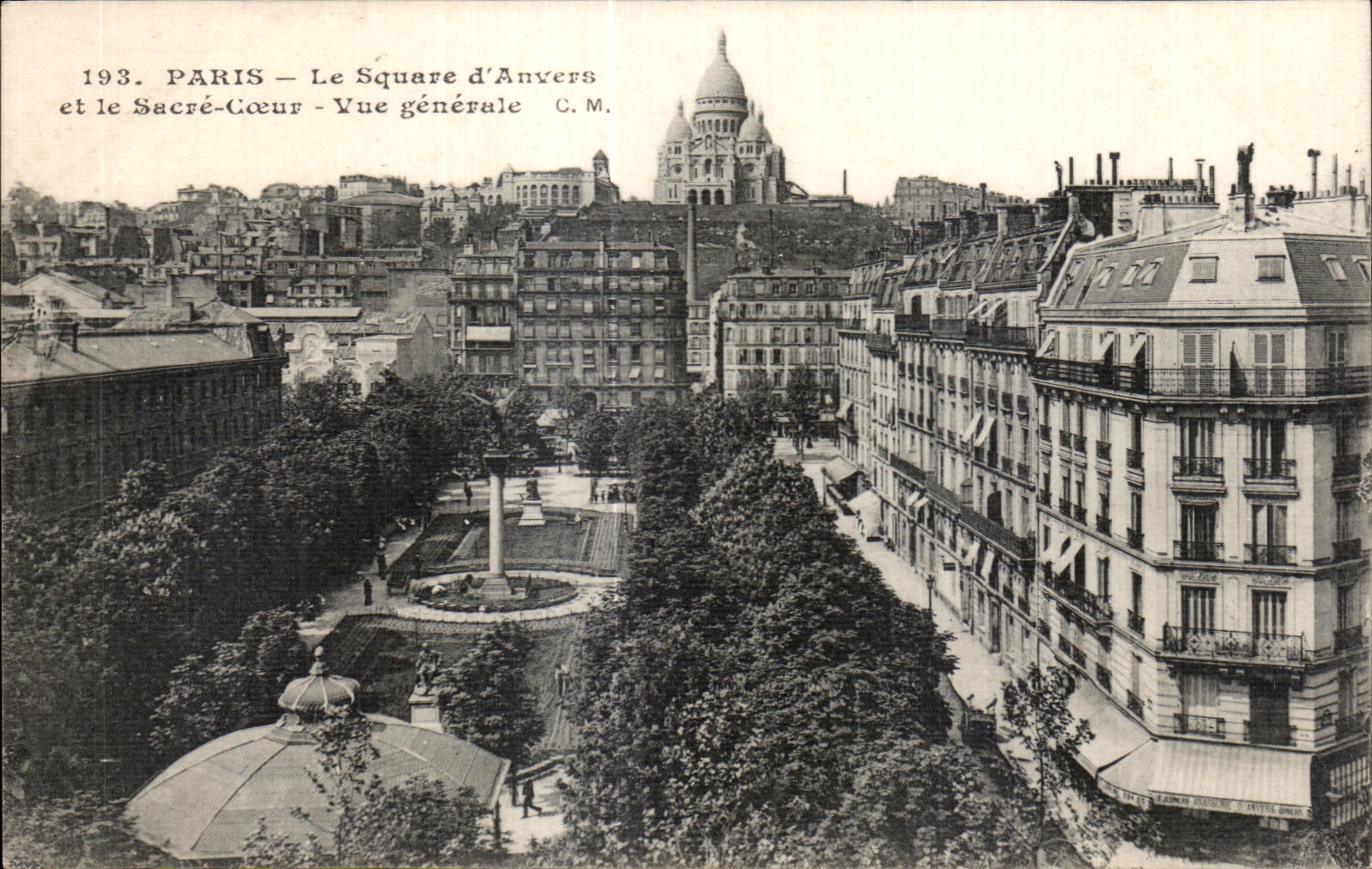 CPA Paris Le Square d Anvers et la Sacre Coeur Vue generale