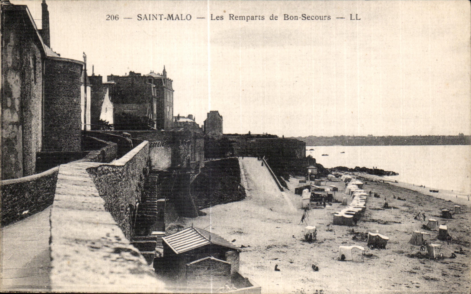 Saint-Malo — Les Remparts de Bon-Secours — LL