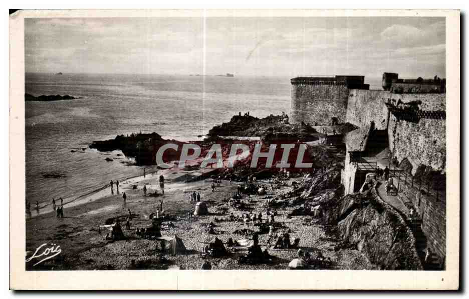 CPA Cote d Emeraude Saint Malo Les vieux remparts et la Tour Bidouone