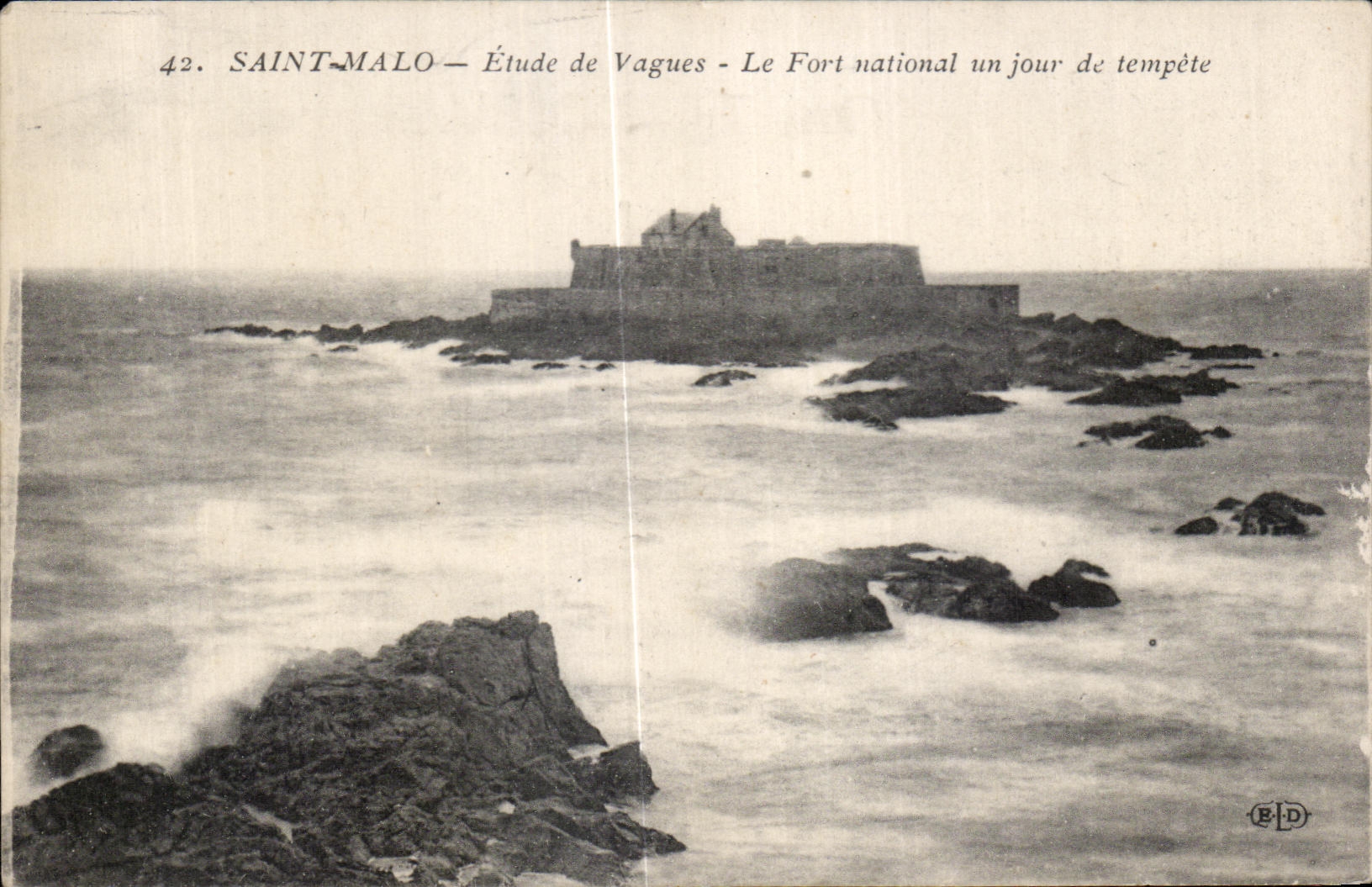 SAINT-MALO — Étude de Vagues - Le Fort national un jour de tempête — E.D.