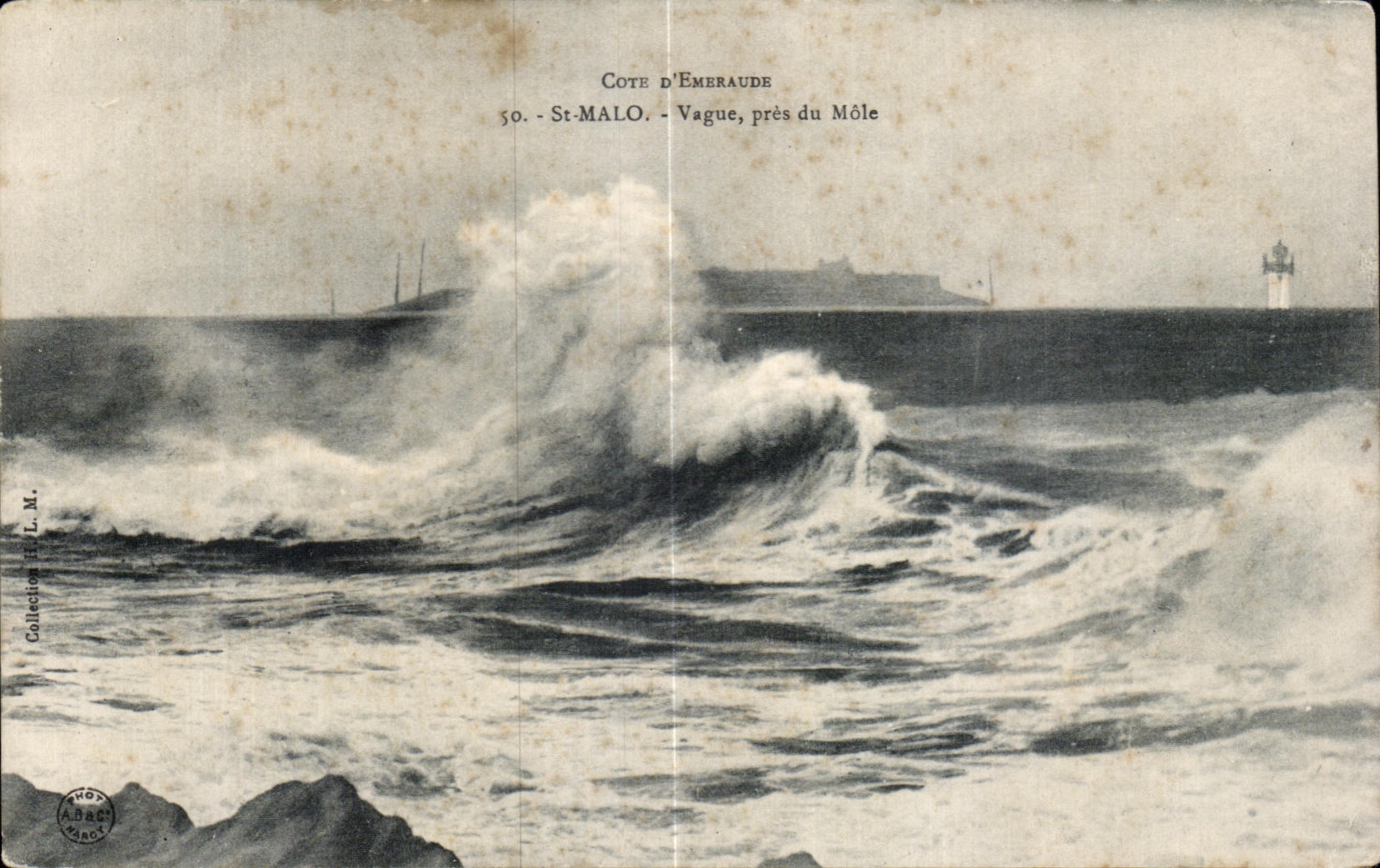 Côte d'Émeraude - Vague près du Môle - St-Malo